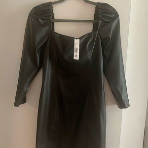 alice + olivia
Frances Vegan Leather Puff Sleeve Mini Dress